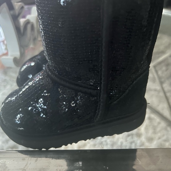 Sequin Uggs toddler size 8 - Picture 2 of 4